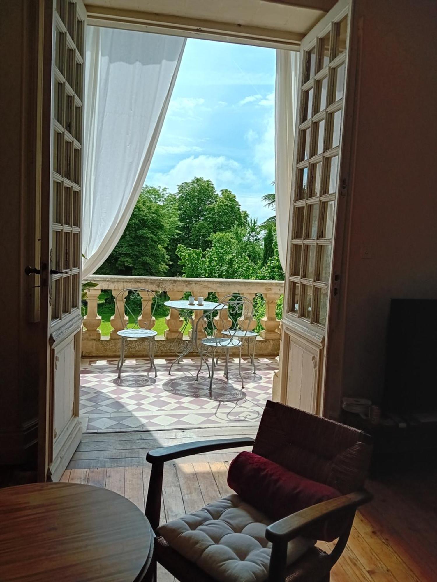 La Chambre Du Chateau De Puisseguin Exterior photo